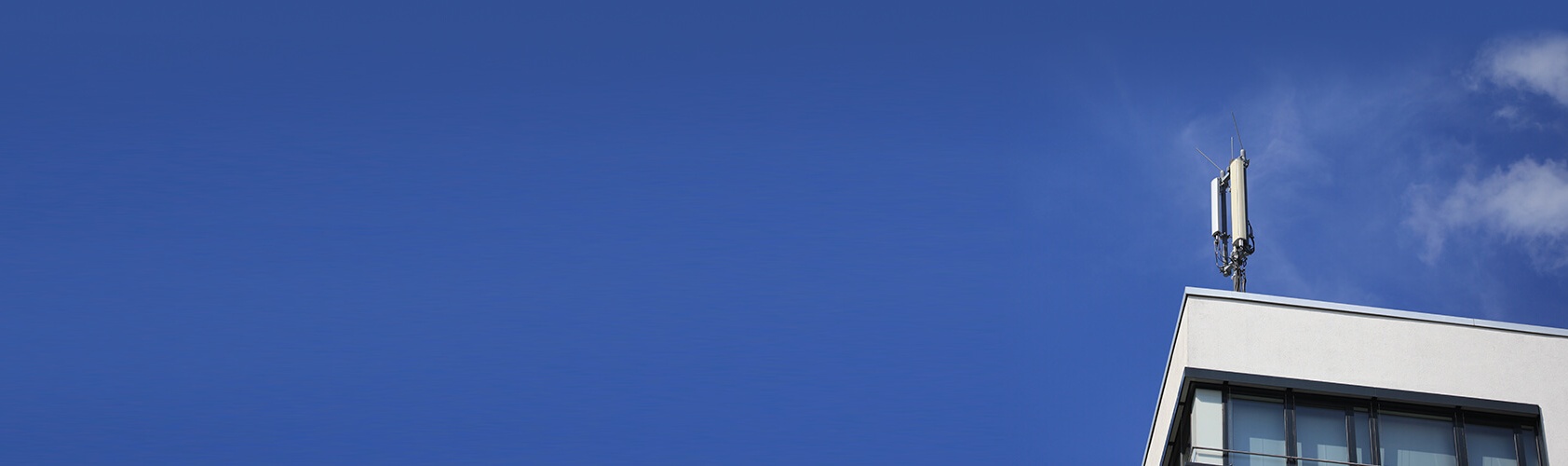 Mobilfunkantenne auf Hausdach